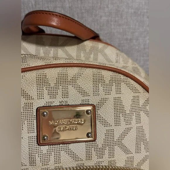 Michael Kors Monogram Jet Set Backpack - Picture 4 of 15